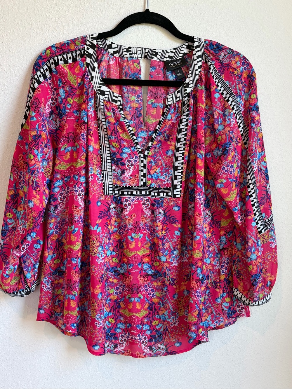 Nicole Miller Women’s Pink Floral Split-Neck Long Sleeve Blouse Sz S